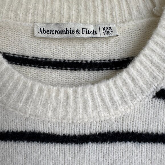Abercrombie crewneck sweater tshirt - Picture 3 of 4